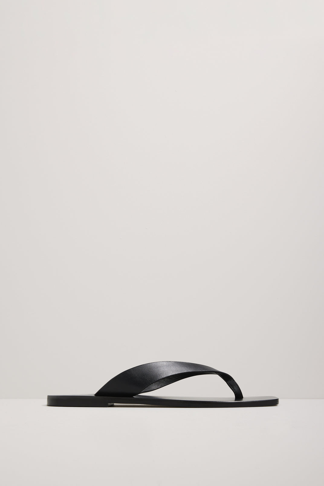 シューズ・サンダルその他 A.EMERY Woman Flat sandals Brown 242261 DEEPTAN A.EMERY: Flat sandals woman - Black | A.EMERY flat sandals