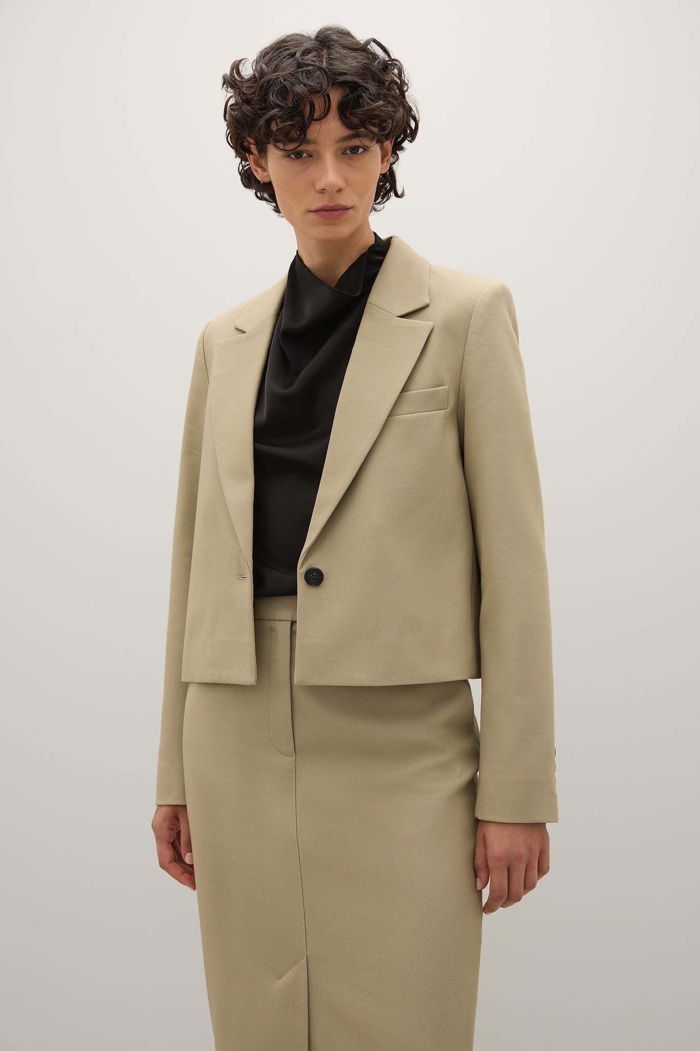 The Adys Crop Blazer